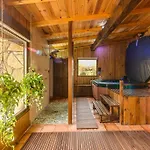 Montejos & Kır Evi *
