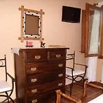 Montejos & Kır Evi